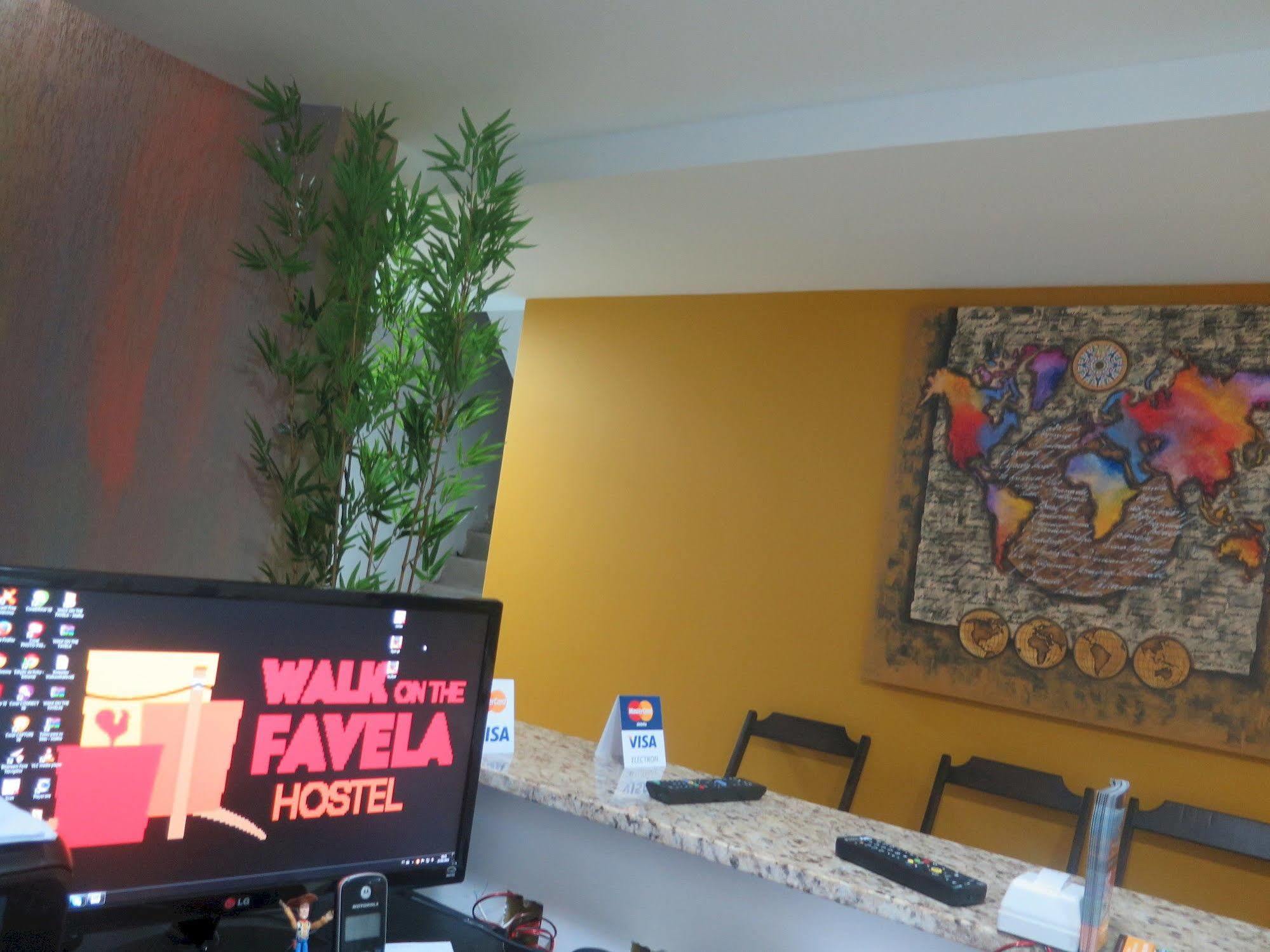 Walk On The Favela Hostel ริโอเดจาเนโร ภายนอก รูปภาพ